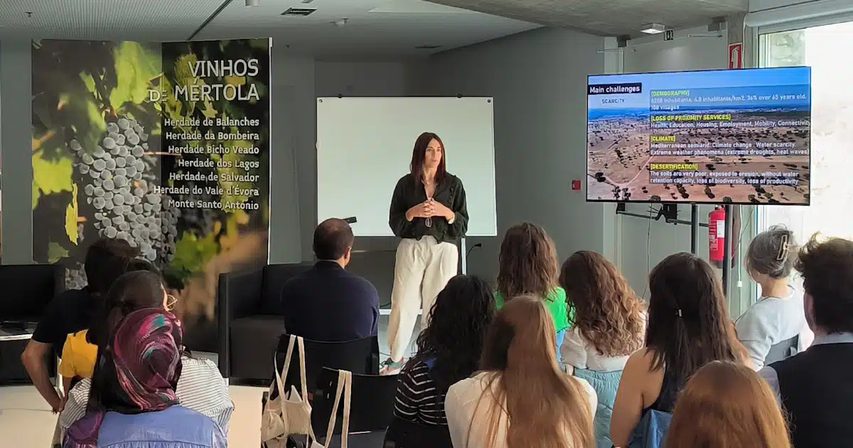 Palestra sobre desafios ambientais em evento de vinhos, Mértola.